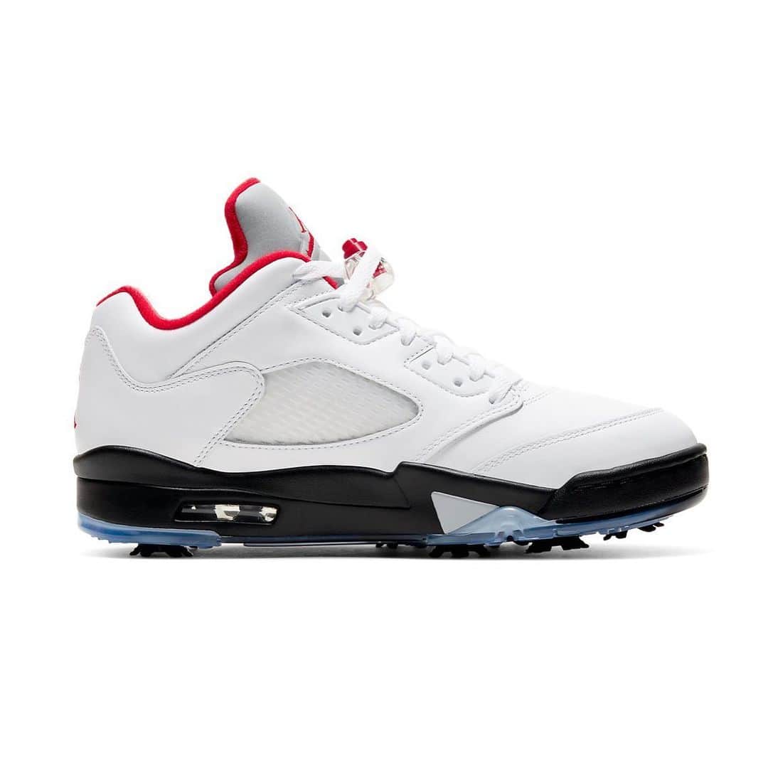HYPEBEASTさんのインスタグラム写真 - (HYPEBEASTInstagram)「@hypebeastkicks: @jumpman23 has transformed the Air Jordan 5 Low "Fire Red" into a golf shoe. It features a mixture of crisp white leather uppers with bright red detailing/branded accents that you've grown to love from the OG, all sitting atop golf-ready outsoles. These are set to release on February 28 for $225.⁠⠀ Photo: Nike」2月22日 3時14分 - hypebeast