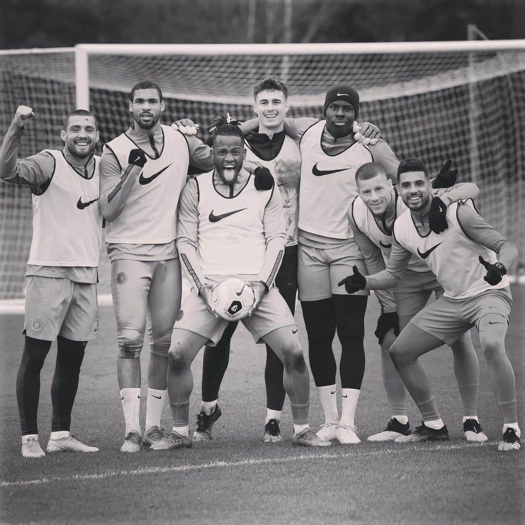 ロス・バークリーさんのインスタグラム写真 - (ロス・バークリーInstagram)「Preparation is key, big game tomorrow! 🔵☝🏻」2月22日 3時14分 - rossbarkley