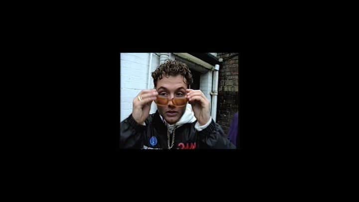 ラファティ・ロウのインスタグラム：「RECORD SHOP MURDER vid out on YouTube. Have a butchers. Big up @alexizzi」