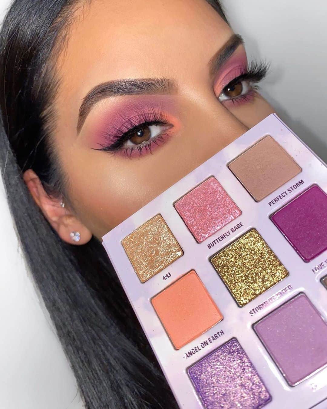 Kylie Cosmeticsさんのインスタグラム写真 - (Kylie CosmeticsInstagram)「Stormi palette glam 😍✨ back in stock now with Flutter In Love Blush 🦋 @makeupbybrooktiffany」2月22日 4時19分 - kyliecosmetics
