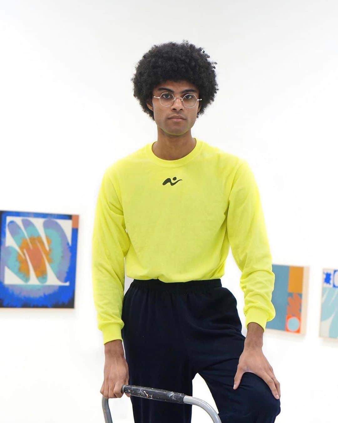 トロ・イ・モアのインスタグラム：「new corporate shirts available now only at @fiskgallery」