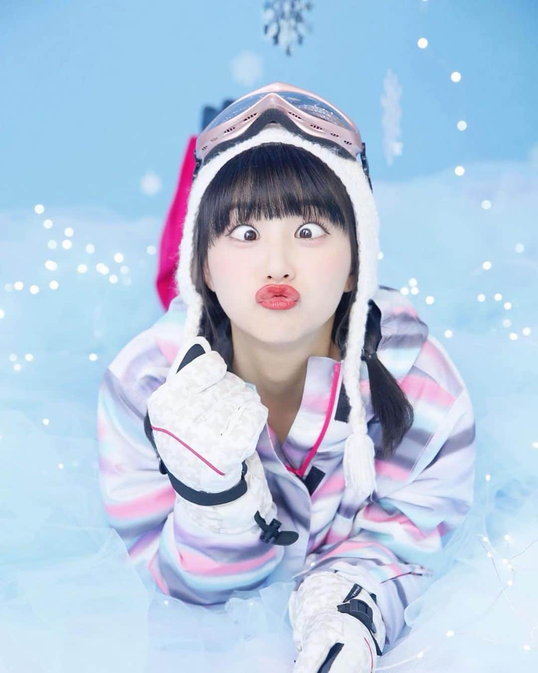 田中美久さんのインスタグラム写真 - (田中美久Instagram)「⛄️❄️ #スノボ女子  #HKT48 #生写真 #最後のカットでいつも変顔してる #変顔だいすき😗  #ファンの人が見たら #1枚目2枚目3枚目で #絶望する　#ごめんね  #スノボ　#⛷ #やったことないから #1から教えてくれる人募集中」2月22日 14時13分 - mikumonmon_48