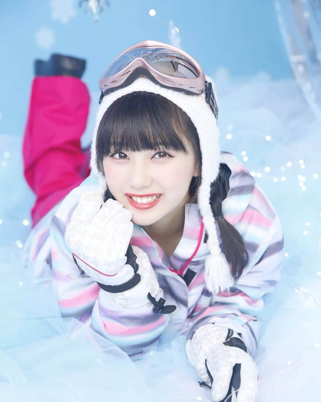 田中美久さんのインスタグラム写真 - (田中美久Instagram)「⛄️❄️ #スノボ女子  #HKT48 #生写真 #最後のカットでいつも変顔してる #変顔だいすき😗  #ファンの人が見たら #1枚目2枚目3枚目で #絶望する　#ごめんね  #スノボ　#⛷ #やったことないから #1から教えてくれる人募集中」2月22日 14時13分 - mikumonmon_48