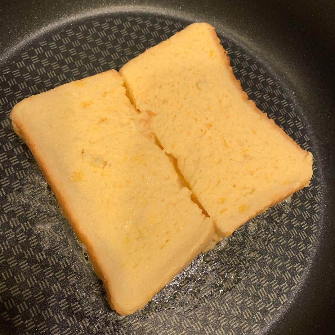 上重聡さんのインスタグラム写真 - (上重聡Instagram)「フレンチトースト作ってみました🍞  #フレンチトースト」2月22日 14時47分 - satoshi18kamishige