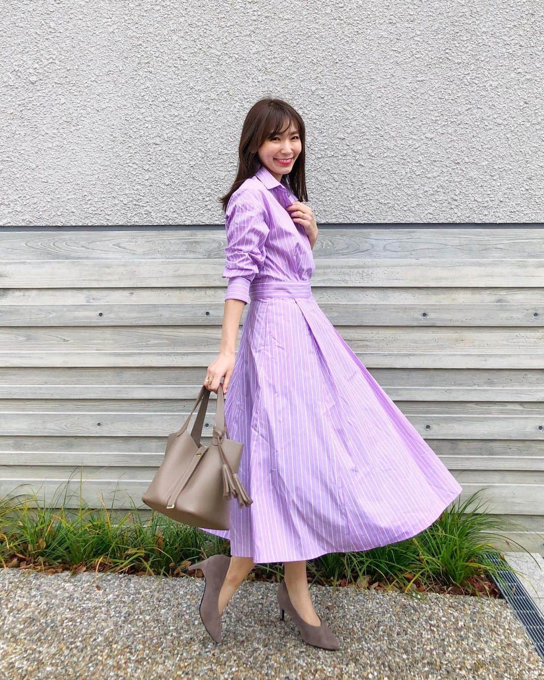 shizuka.watanabeさんのインスタグラム写真 - (shizuka.watanabeInstagram)「♡♡♡ ・ ・ purpleのストライプワンピースは　@ranan_official だよ💜 ・ ・ 春っぽくて好き💗 やっぱり暖かくなってくるとカラーもののお洋服が着たくなりますね❗️ ・ ・ ・ ＠ranan_official #ranan　#ranan_official #rananstyle #purple #きれいめコーデ #きれいめカジュアル #きれいめファッション #きれいめワンピース #大人コーデ #163cm #ワンピース　#오오티디 #옷스타그램 #데일리록 #春コーデ　#코디」2月22日 15時02分 - shizuka.watanabe