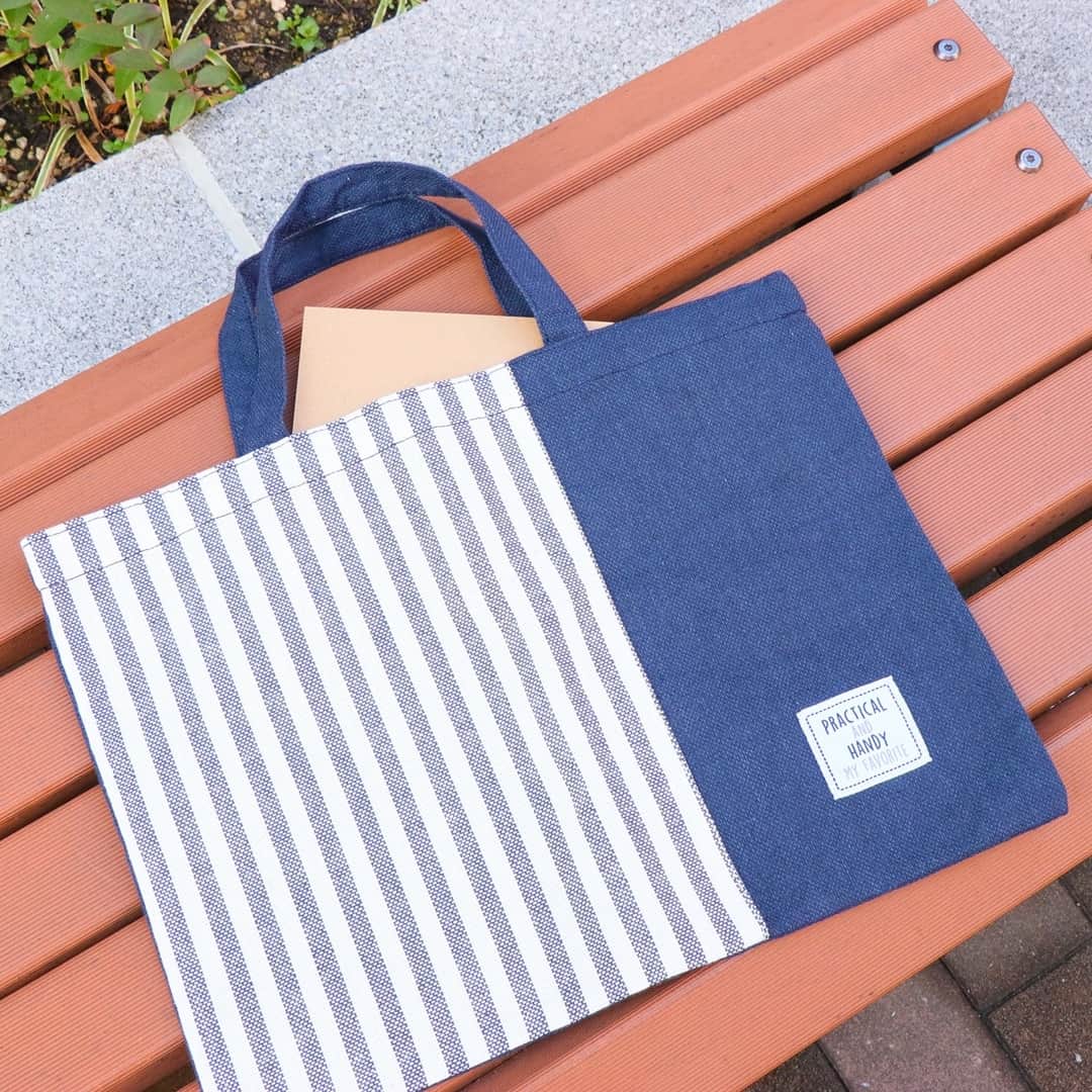 3COINSさんのインスタグラム写真 - (3COINSInstagram)「🌸 店舗限定 🌸⠀ ⠀ ⠀ ⠀ 入荷がない店舗がございますので、お立ち寄り店舗までお問い合わせください。⠀ ⠀ ⠀ ⠀ レッスンバッグ⠀ (約)H27×W34×D6cm⠀ ⠀ 各 300円(税込330円)⠀ ⠀ ⠀ 連絡袋⠀ (約)H25×34.5cm⠀ ⠀ 300円(税込330円)⠀ ⠀ ⠀ ⠀ 入園・入学準備にオススメ◎⠀ ⠀ どちらも、ピンクとネイビーの2色ご用意しております☺️⠀ ⠀ ⠀ 店舗により在庫が異なりますので、お立ち寄りの店舗までお問い合わせください。⠀ ⠀ ⠀ ⠀ #3COINS #スリーコインズ #スリコ #プチプラ #プチプラ部 #新商品 #新商品情報 #キッズ #KIDS #入学準備 #入園準備 #キッズアイテム #お子さま #こども #こどもと暮らす #子供 #子ども #子供のいる暮らし #入園準備 #入学 #入園 #準備 #新生活 #新生活準備 #新生活応援 #新学期 #新学年 #レッスンバッグ #連絡袋」2月22日 15時00分 - 3coins_official