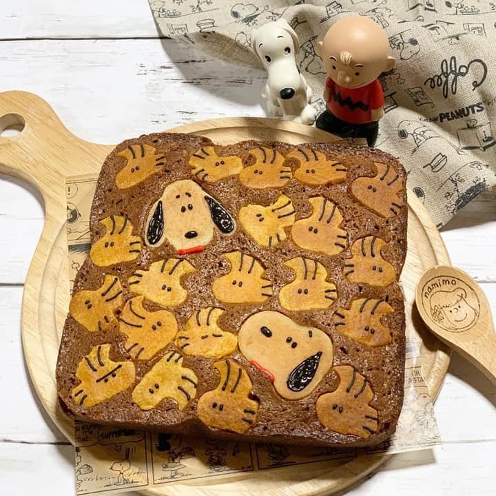 SnapDishさんのインスタグラム写真 - (SnapDishInstagram)「＊よみもの＊【チョコレート菓子の定番になりました♡クッキーブラウニー♪】 . SnapDishでは季節のお役立ち記事を毎月数回にわたり配信しています♪ 本日はもはや定番にもなりつつある、”クッキーブラウニー””をまとめた記事をご紹介！ 記事はこちらから↓↓ https://snapdish.co/books/5e214a6f6ed11f077b0cabf0/ . クッキーを埋め込んで焼く！クッキーブラウニー メッセージも焼き込んで♡ 年々可愛さが増していきます♪ . ☆今回の記事でご紹介した投稿はこちらから☆↓↓ hari-co ＊ はりこさん https://snapdish.co/d/85Cqna くっきいママさん https://snapdish.co/d/LLmTDa ゆぅさん https://snapdish.co/d/W8v9ma さえちゃんさん https://snapdish.co/d/DCn1ja tomoさん https://snapdish.co/d/O0CXja seaさん https://snapdish.co/d/nuOCma namimoさん https://snapdish.co/d/zKfySa せいこさん https://snapdish.co/d/Tmnnfa #SnapDish#スナップディッシュ #おうちごはん #AI料理カメラ #料理専用カメラ #フォトジェニックトレンド #料理好きな人と繋がりたい#器好き #料理 #手料理 #レシピ #デザート #スイーツ #おやつ #お菓子 #グルメ #手作りスイーツ #クッキーブラウニー #ブラウニー #cooking #homemade #sweets #food」2月22日 15時00分 - snapdish
