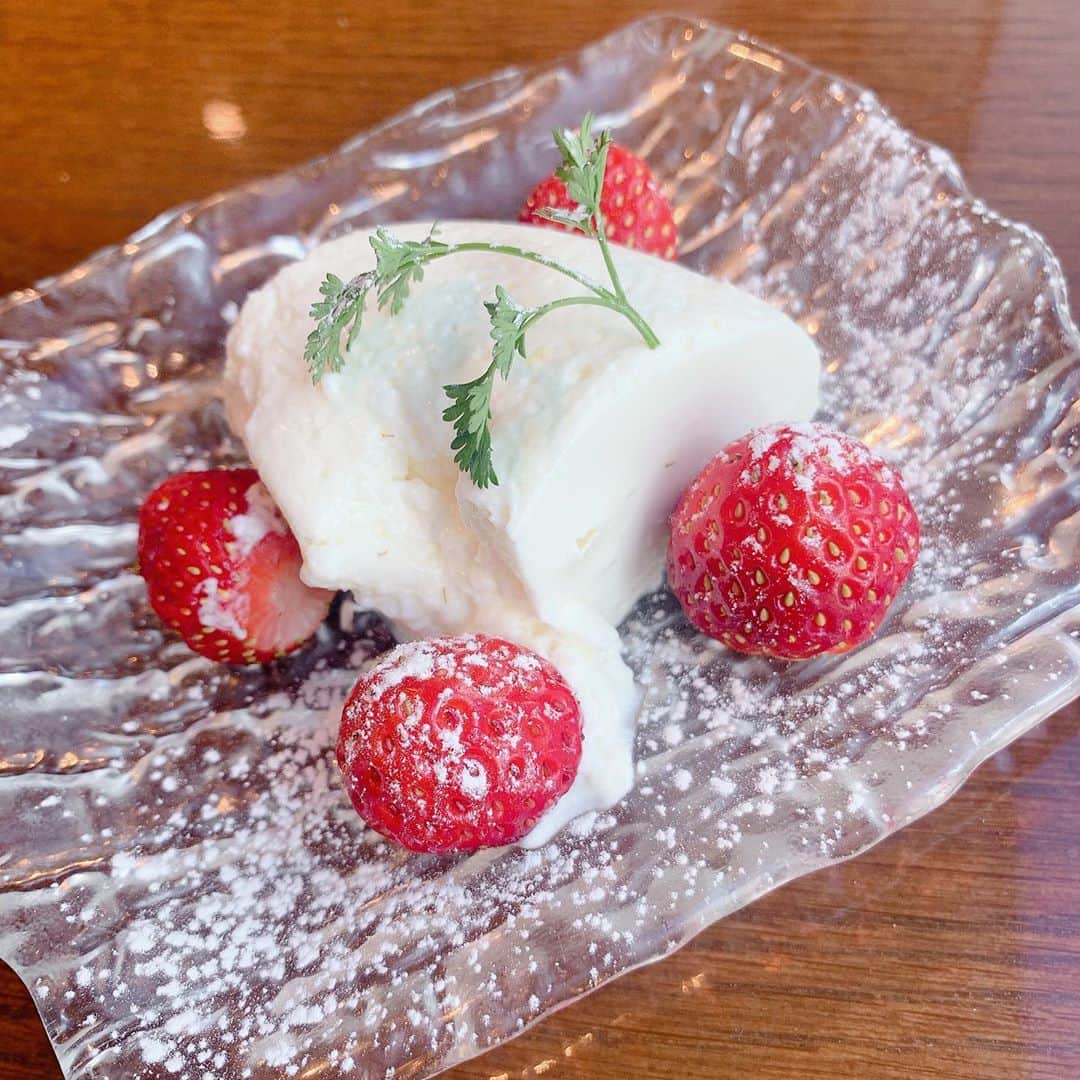 岩瀬玲さんのインスタグラム写真 - (岩瀬玲Instagram)「久々にペタロへ💕💕💕 やっぱり美味しい そしてボリュームすごい😂😂 夜いきたいなー  #petalo  #ペタロ #渋谷ストリーム #ラザニア」2月22日 15時20分 - akirakkuma