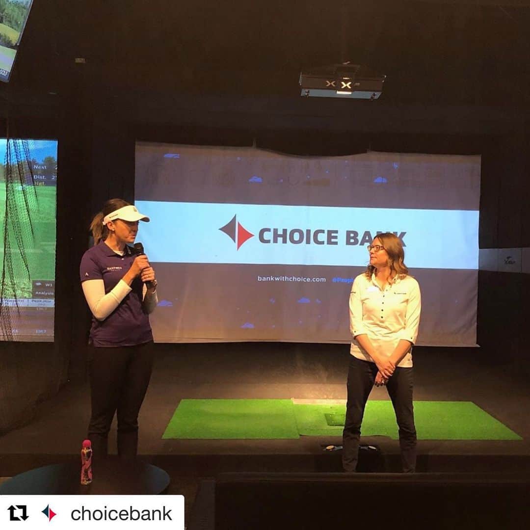キム・カウフマンのインスタグラム：「#Repost @choicebank with @get_repost ・・・ Our Women’s Networking Event is in full swing! Thank you @kimkaufmangolf for coming out and showing us a thing or two about golf 🏌️‍♀️ #choicebank #peoplefirst #womensnetworking」