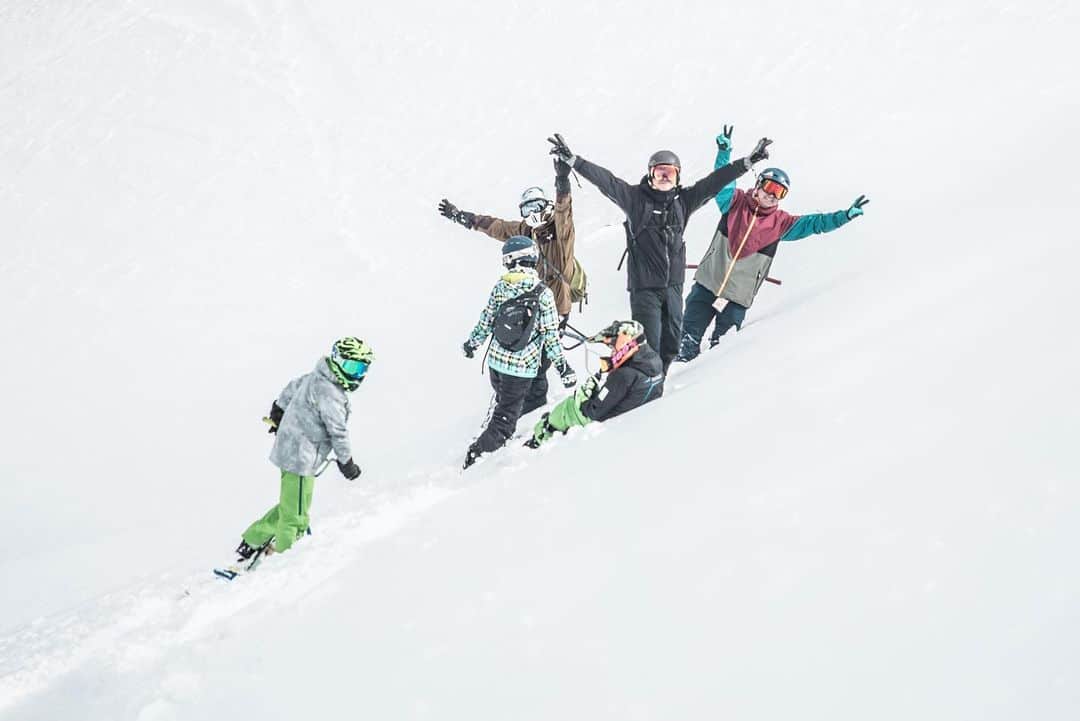 脇阪寿一さんのインスタグラム写真 - (脇阪寿一Instagram)「「我満さん、はっちゃんと行く八甲田山ツアー」  撮影ナオキングさん pohoto by @55naoking  #hakkoda #snowscoot  #snowboard #snowboarding  #感謝  @gaman23 @team_naoki」2月22日 7時42分 - juichiwakisaka
