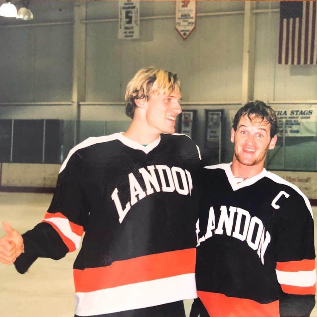 テディ・シアーズのインスタグラム：「Wishing good luck to @landonvhockey @landonschool in tonight’s championship tilt. Program’s come a long way since these two benders. @giddyoak #FrostedTips #LooksGoodOnYouThough」