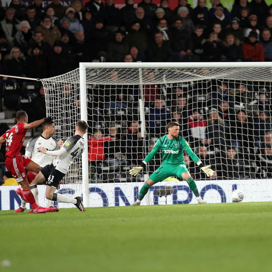 ベン・ヘイマーのインスタグラム：「Big effort from the lads tonight shame we couldn’t nick the 3! Thanks again for the great support! 🐏」