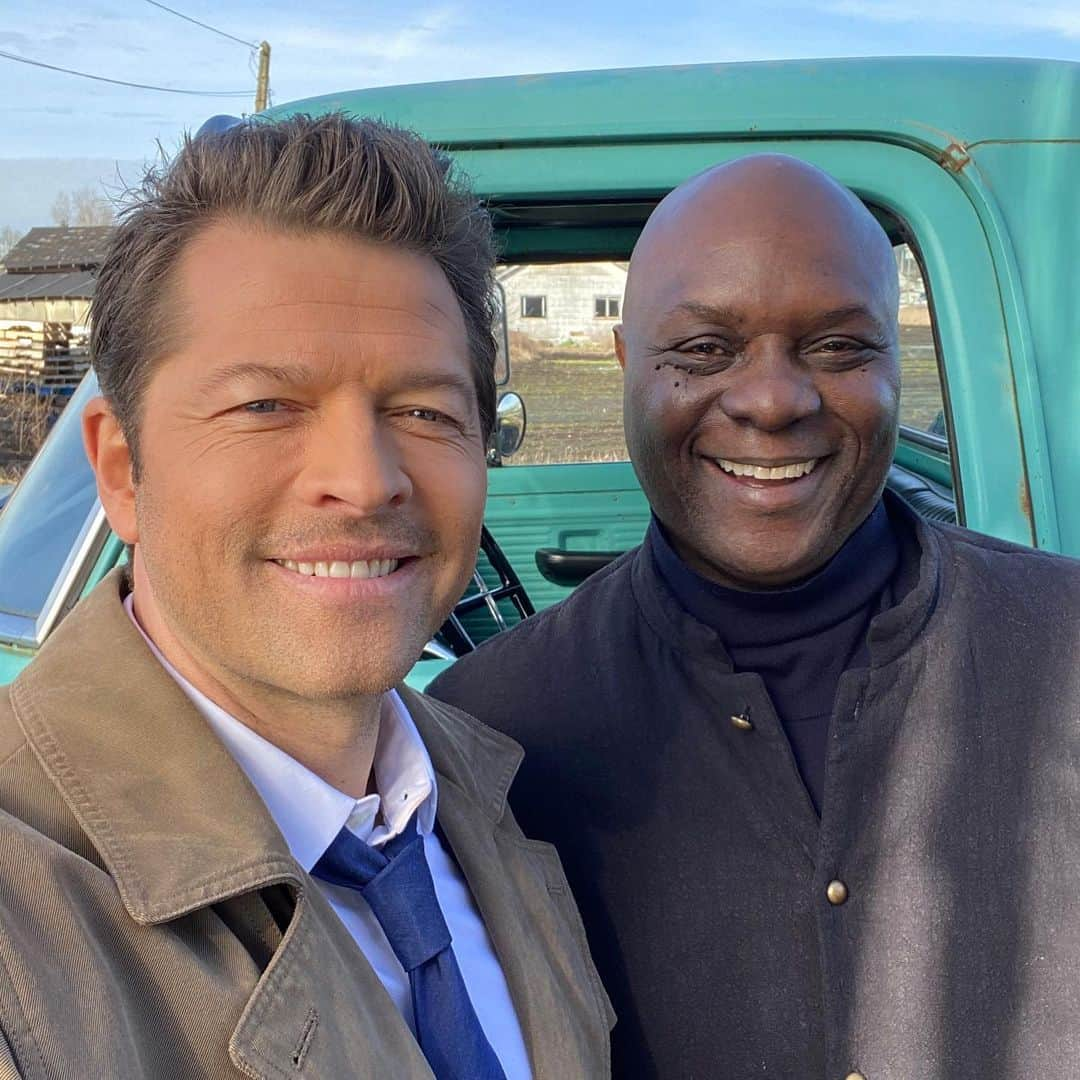 ミーシャ・コリンズさんのインスタグラム写真 - (ミーシャ・コリンズInstagram)「Today, there were two “lasts” on #Supernatural: First, it was the last time Cas & Uriel (@robertraywisdom) will be together... The other "last" is too spoilery to post here. Text me “NSFW” & I’ll send it to you: (323) 405-9939」2月22日 9時43分 - misha