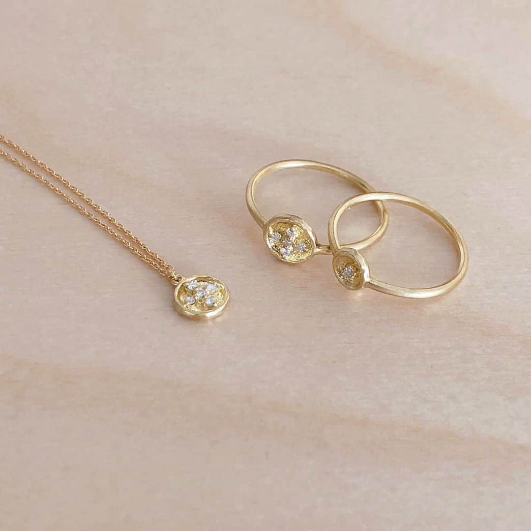 ミキアさんのインスタグラム写真 - (ミキアInstagram)「mikia k18 diamond cross ring & necklace #mikia #mikiajewelry #ring #necklace #k18 #gold #jewelry #diamond」2月22日 9時45分 - mikiajewelry