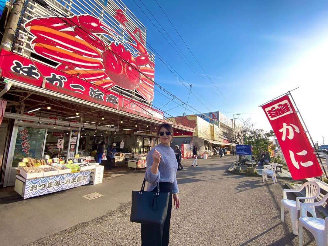 宮川杏奈さんのインスタグラム写真 - (宮川杏奈Instagram)「魚のアメ横大満足だった🐟💕 . #女子旅 #海鮮の旅 #海の幸 #海鮮は低糖質 #低糖質の旅 #低糖質旅行 #普通のビール1本飲んじゃったけど #低糖質 #刺身 #蟹 #浜焼き #寺泊 #きんぱちの湯 #温泉 #温泉旅行 #食べ歩き #グルメ女子  #魚のアメ横」2月22日 10時02分 - an1221na