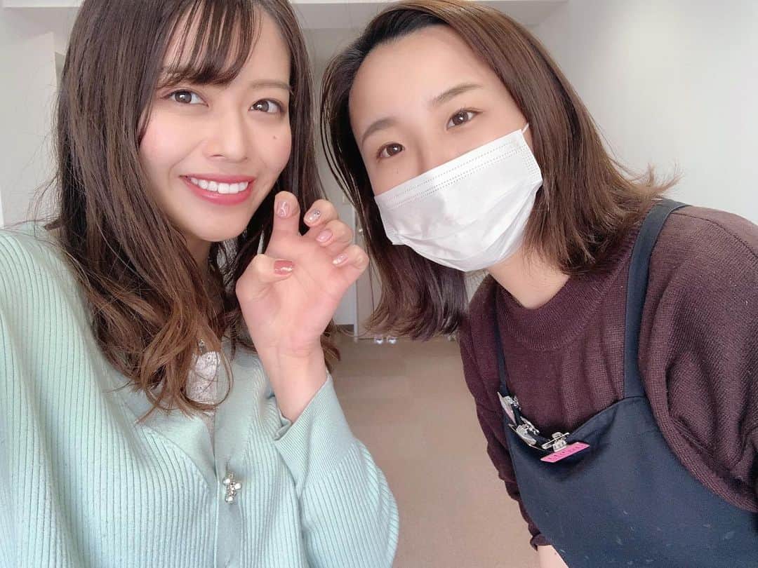 のインスタグラム：「今月もかなさんネイル💅🏼💘 @joliessenail . 移転して初めて☺️ 目白駅から近くなりました🌈 . もう春ネイルやよ💅💓 早速お友達から可愛いと褒められました🌸 初回ジェルメニュー20%だそうなので 気になる方はぜひ(❁´◡`❁) . #目白#目白ネイル#ネイルサロン#ジェルネイル #春ネイル#ピンクネイル#シンプルネイル#ミラーネイル」