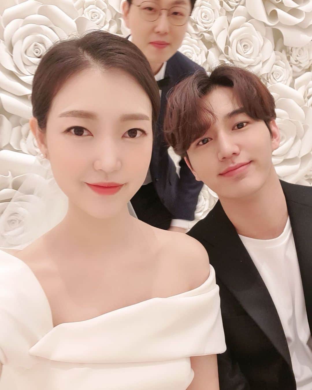 ジェヨンのインスタグラム：「누나 결혼축하해👰🎉」
