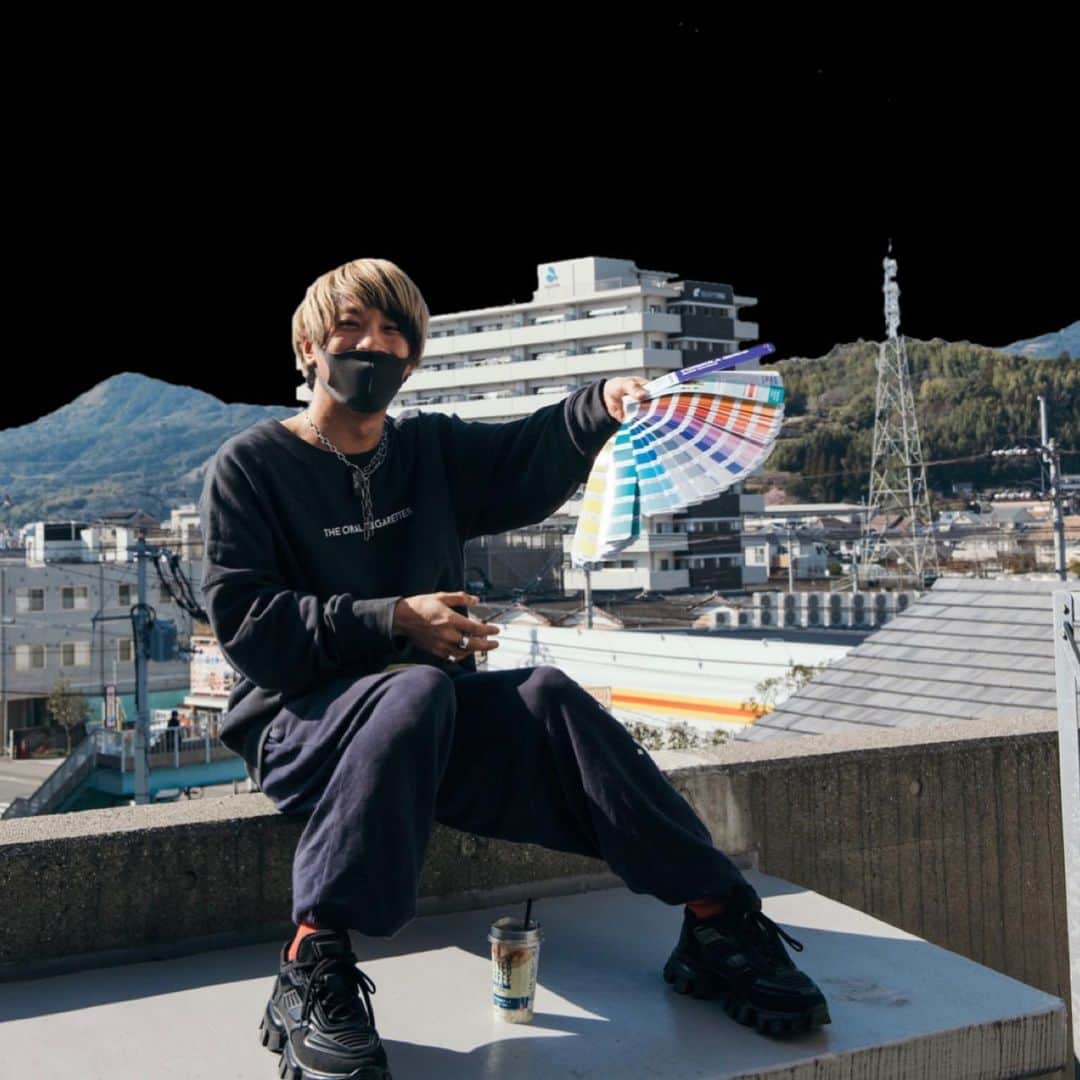 あきらかにあきらさんのインスタグラム写真 - (あきらかにあきらInstagram)「次のグッズのパントン選び feat.Butter Coffee 〜この空の色はパントンにはないくらい綺麗だ〜  #とは #ゆて #RGB」2月22日 11時13分 - akrknakr
