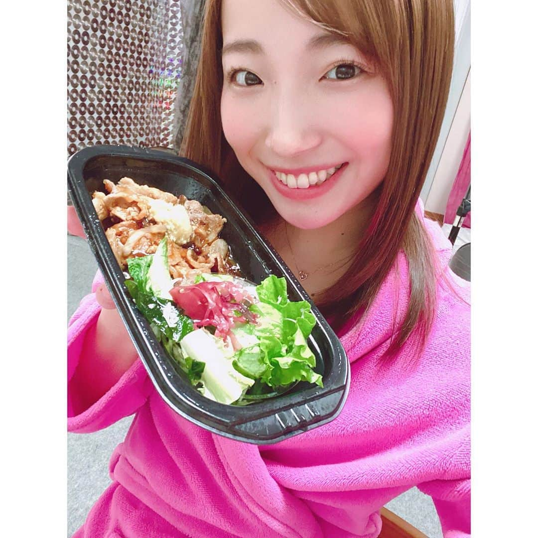 有明ゆなさんのインスタグラム写真 - (有明ゆなInstagram)「お昼ご飯は生姜焼き弁当(o^^o) . . . . #撮影会 #お弁当 #生姜焼き #しょうが焼き #しょうがやき弁当 #しょうが焼き弁当 #生姜焼き弁当」2月22日 12時37分 - ariake_yuna