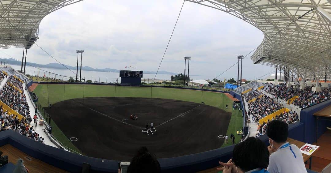 HBC北海道放送「HBCスポーツ」のインスタグラム：「. 野球シーズンを楽しみに していた皆さん！😊 . ついに！#オープン戦 ですね⚾️ . . 今日#読売ジャイアンツ  明日#東京ヤクルトスワローズ  明後日#横浜denaベイスターズ . と3連戦が行われる #タピックスタジアム名護 には たくさんのお客さんが 詰めかけています🤲 . . #開幕投手 に選ばれた #有原航平 投手が どんなピッチングを見せるのか！？👀 . . 月曜日の#今日ドキッ でも お伝えする予定です☀️ 是非ご覧ください📺👀 . . . #沖縄 #名護 #暑い」