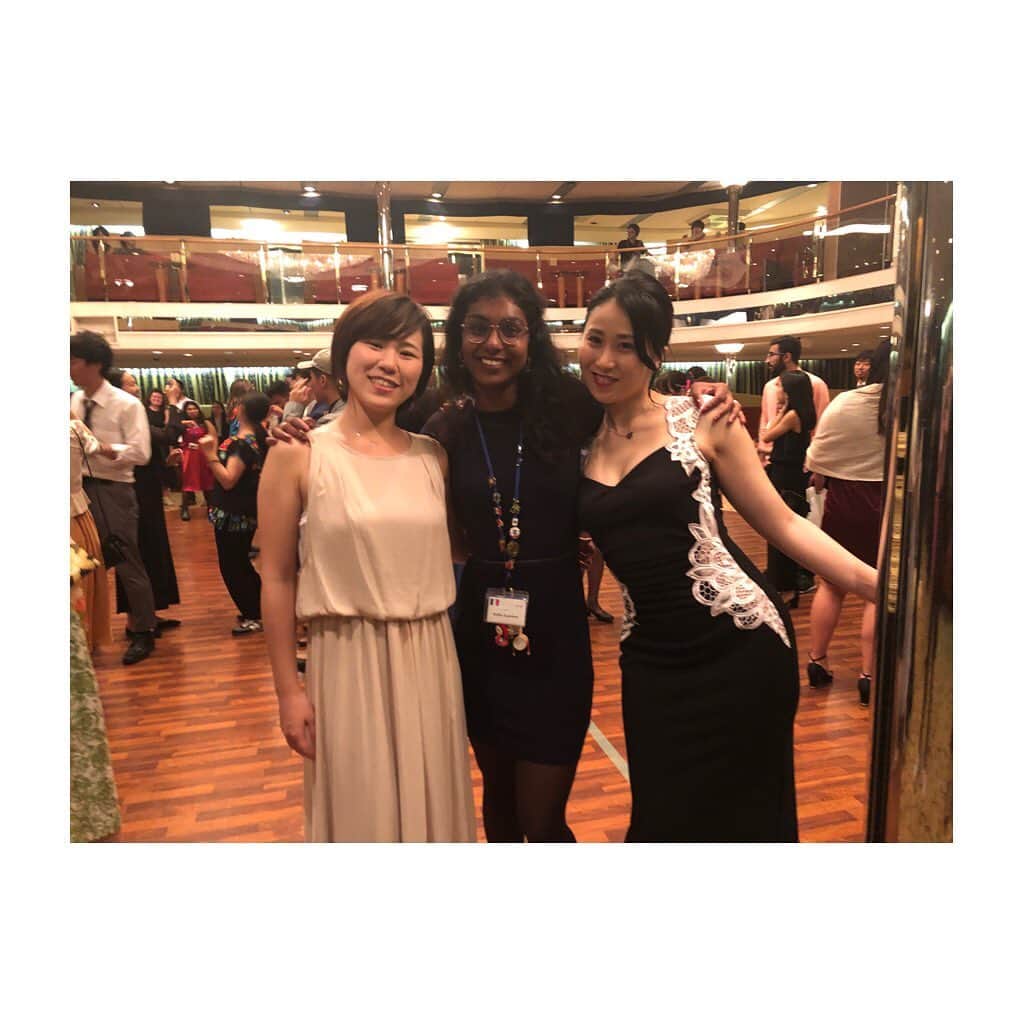 宇田恵菜さんのインスタグラム写真 - (宇田恵菜Instagram)「Farewell party on the ship.x ついに船の終わり、日本到着の２日前に船上でのフェアウェルパーティ。 まだまだ終わりの実感もなく、一か月半一緒に過ごしてた皆がもう会えなくなるのかーて。 でも一瞬一瞬が楽しくて愛おしい そんな2020.2月15日 ————- #casting  #actress  #キャスティング #女優 #役者  #愛媛出身 #愛媛県松山市 #actresslife #愛媛国際映画祭 #宇田恵菜 #世界青年の船  #swy #swy32 #内閣府 #青年国際交流 #にっぽん丸 #SWY32  #nipponmaru #kimono #Japanese #traditionaljapanese #farewellparty」2月22日 13時25分 - ena2727