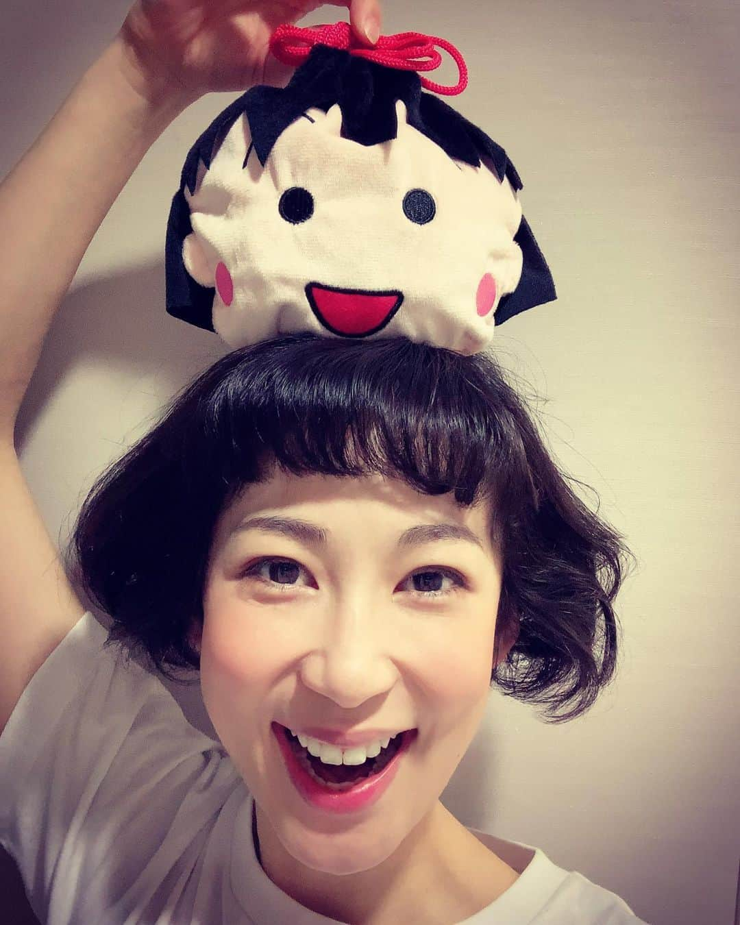 大月さゆさんのインスタグラム写真 - (大月さゆInstagram)「大阪公演で同期がくれた差し入れ🧸ちびまる子ちゃん巾着。 冒頭で私がこの髪型である事を知っていたかのか、な、、？ #シャボン玉とんだ宇宙までとんだ #思い出編 #予言の差し入れ」2月22日 13時32分 - sayuotsuki_official