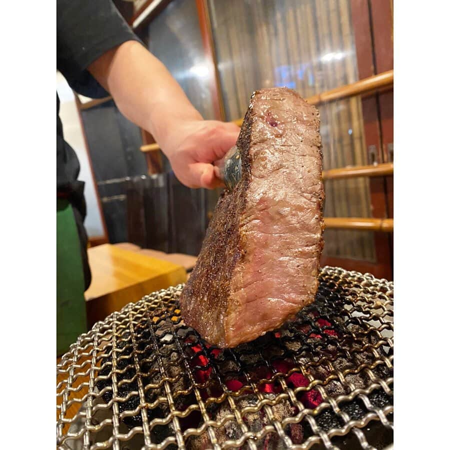 坪井ミサトさんのインスタグラム写真 - (坪井ミサトInstagram)「. . お兄様方と久々の焼肉会🥩😏 あ、あれ？なんだか見覚えが…！！⚾️ . 出てきた瞬間このボリュームに 絶句からの大興奮！！ 美味しすぎました😭💕 . 楽しい時間😆 お肉パワーチャージ💪🏻 また頑張れます✨ ご馳走さまでした🙇‍♀️ . . #肉会 #肉好き #あれ #見覚えある #焼肉仲間 #米沢屋 #肉女子 #パワーチャージ #焼肉 #野球 #野球仲間 #野球女子 #fitness #fitnessgirl #run #running #食べたいものを食べる」2月23日 0時45分 - misato1030