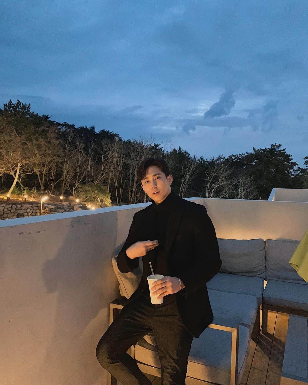 パクジホさんのインスタグラム写真 - (パクジホInstagram)「날이 너무 좋아? ☺️」2月22日 23時12分 - jihogram