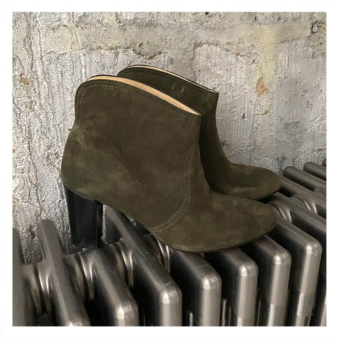 ティラマーチのインスタグラム：「Classic booty by @tamarataichman #TilaMarch #Shoes」