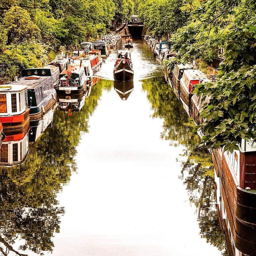 @LONDON | TAG #THISISLONDONさんのインスタグラム写真 - (@LONDON | TAG #THISISLONDONInstagram)「Sweet dreams are made of this... #LittleVenice by @ritafarhifinds 🥰❤️🇬🇧 Hope you’re having a wonderful weekend everyone! 🙏🏼 _________________________________________ #thisislondon #london #grandunioncanal #paddington #warwickavenue」2月23日 0時17分 - london