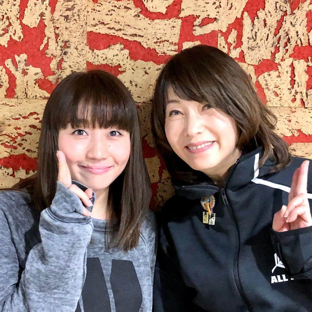 矢野きよ実さんのインスタグラム写真 - (矢野きよ実Instagram)「FMAICHI「矢野きよ実の上出来ラジオ」 今週も女子会だー 矢井田瞳さん、ヤイコをお迎えしますー 歌うことが大好きで、自分のよいペースで走り続けるヤイコ… まるで子どものようなキラッキラの笑顔がたまりませんー デビュー20周年おめでとうー みんなでお祝いしましょうねー 岡山県笠岡市のお話もたっぷりしますよー。  2月23日「矢野きよ実の上出来ラジオ」ぜひ聴いてねー#yanokiyomi #矢野きよ実 #矢野きよ実の上出来ラジオ #矢井田瞳 #ヤイコ」2月22日 16時03分 - yanokiyomi