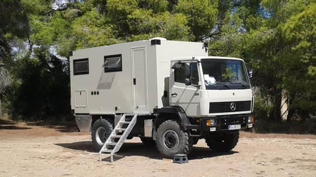 メルセデス・ベンツさんのインスタグラム写真 - (メルセデス・ベンツInstagram)「Adventure awaits! 📸 #Daimlersocialtruck by @jamescook_62 via @daimlertrucksbuses #mercedesbenz #mercedes #benz #MBtrucks #MBtruck #truck #trucks #trucksyoucantrust #vanlife #travel #homeiswhereyouparkit #adventureawaits」2月22日 16時00分 - mercedesbenz