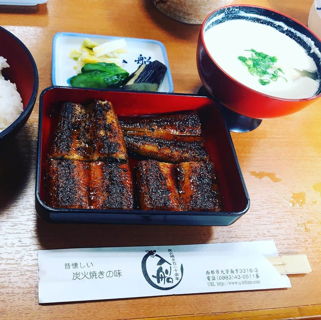 寺川綾さんのインスタグラム写真 - (寺川綾Instagram)「もぐもぐタイム🙏✨ 久しぶりのウナギ🍚 そりゃ美味しいに決まってる😋 初めて食べたご汁、これもまた美味しい〜👍 お隣のテーブルの方が、これは宮崎だけだよ〜と教えてくださいました✨ #入船 #うなぎ #ご汁 #パワーチャージ」2月22日 16時00分 - terakawaaya_official