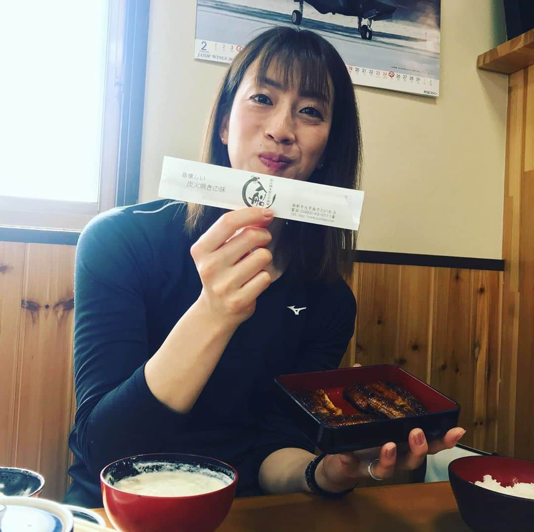 寺川綾さんのインスタグラム写真 - (寺川綾Instagram)「もぐもぐタイム🙏✨ 久しぶりのウナギ🍚 そりゃ美味しいに決まってる😋 初めて食べたご汁、これもまた美味しい〜👍 お隣のテーブルの方が、これは宮崎だけだよ〜と教えてくださいました✨ #入船 #うなぎ #ご汁 #パワーチャージ」2月22日 16時00分 - terakawaaya_official