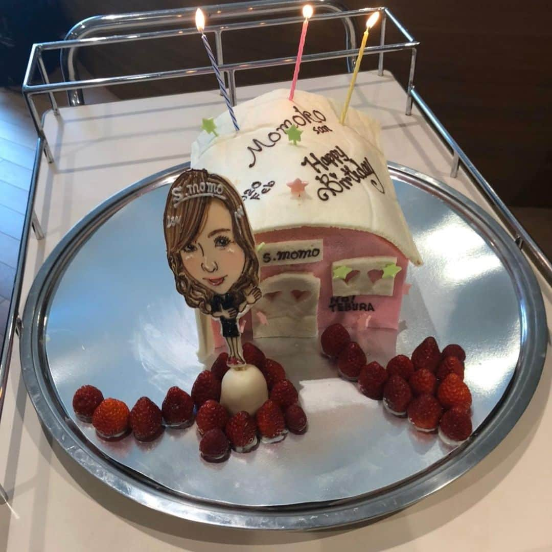 モモコさんのインスタグラム写真 - (モモコInstagram)「誕生日週間です！ 美味しいケーキを毎日食べてます🎂 ありがとうございます💕  #ハイヒールモモコ #👠 #👠🍑 #CHANEL #シャネラー #グルメ #誕生日 #ケーキ #あさパラ #みんなで分けました」2月22日 16時15分 - highheel_momoko