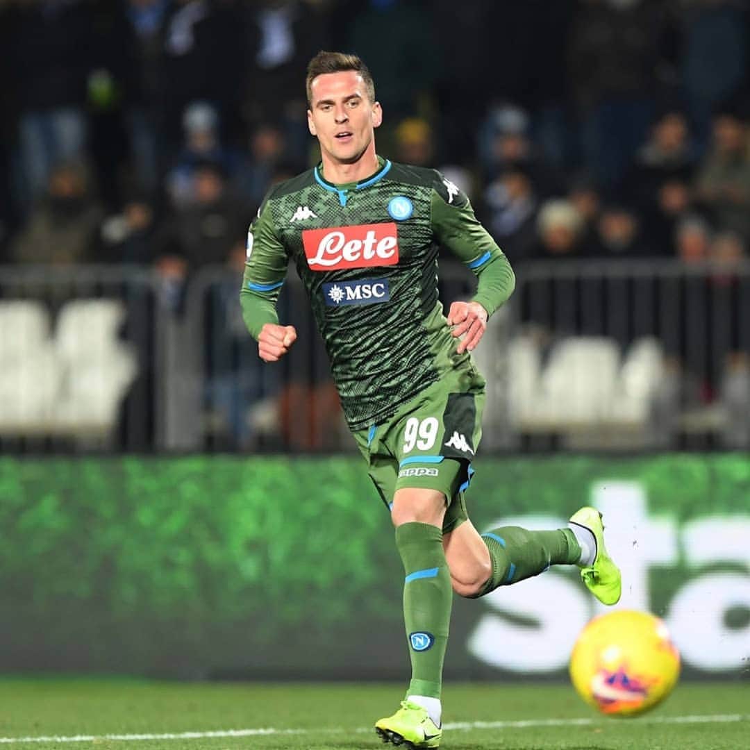 アルカディウシュ・ミリクのインスタグラム：「Vittoria 💪💪💪 Forza Napoli!」