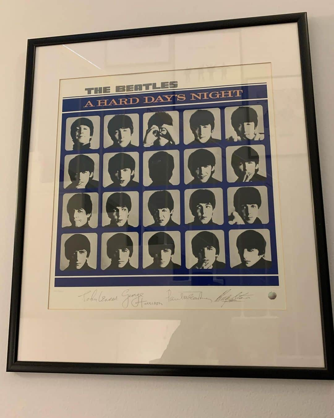 夏木マリさんのインスタグラム写真 - (夏木マリInstagram)「AbbeyroadstudioのThe Beatles のジャケット！  #Abbeyroadstudio#TheBeatles #mastering#promisingyouth#produce#london#natsukirock@mari_natsuki #夏木マリ」2月22日 17時49分 - mari_natsuki