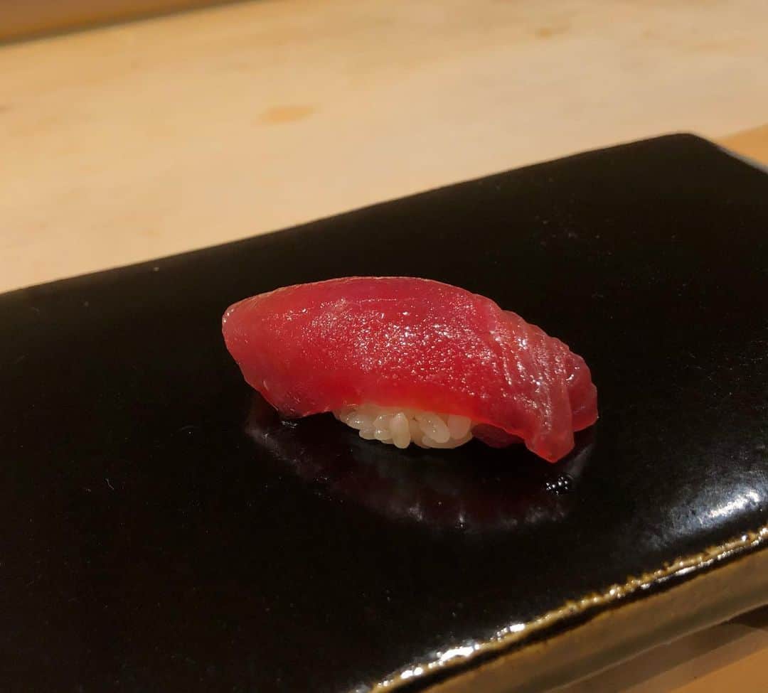 椿彩加さんのインスタグラム写真 - (椿彩加Instagram)「. 念願の鮨 十兵衛さんに🍣 . 完璧に美味しかった🥺 また帰るとき絶対行きたい行く❤️ . #鮨 #鮨十兵衛 #福井 #予約困難店 #美味すぎた #asatsuyu #お鮨大好き」2月22日 17時46分 - ayaka_tsubaki23