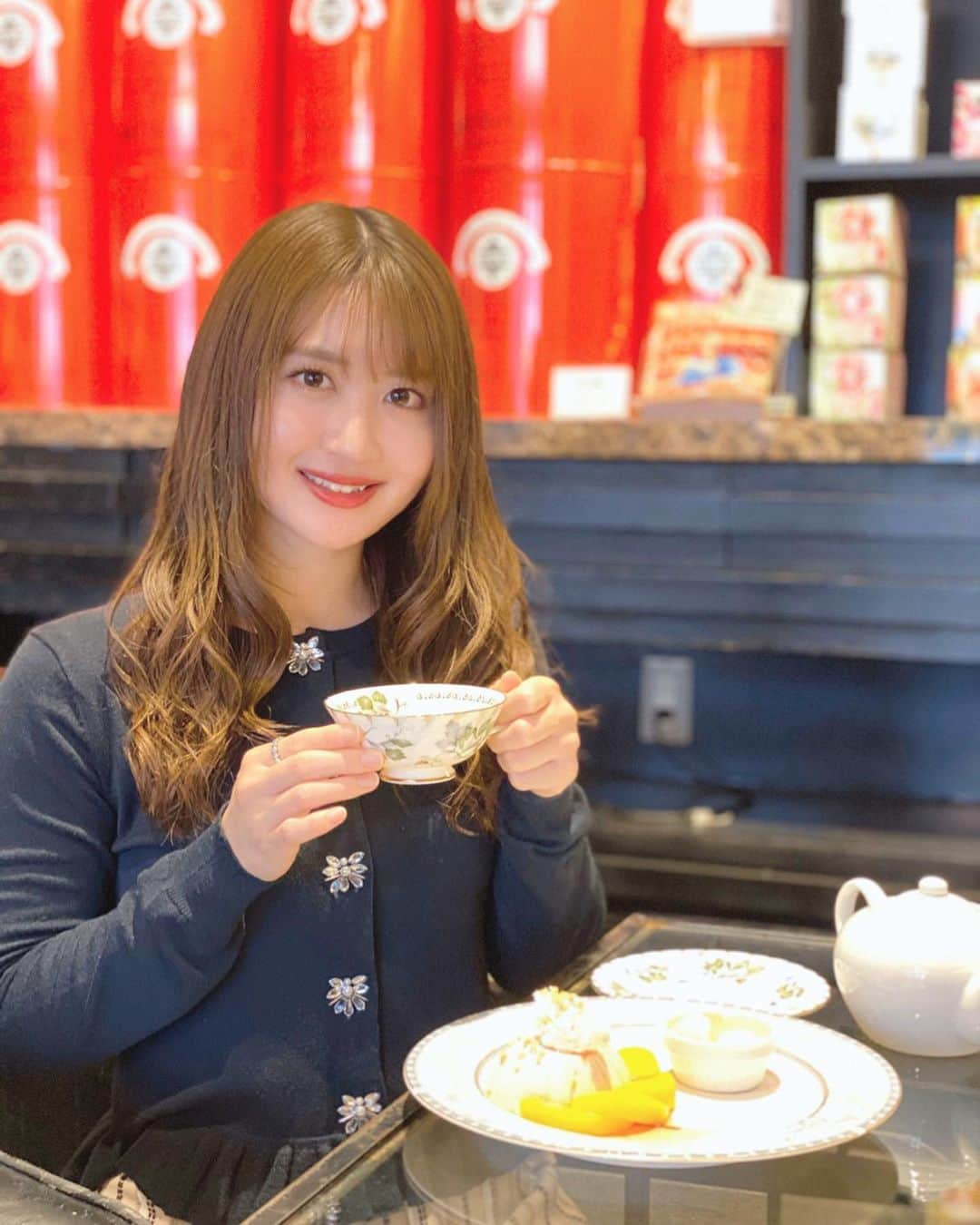 沢井里奈さんのインスタグラム写真 - (沢井里奈Instagram)「♡ . ‪TEA LOUNGE Lily☕️🌸‬ . . #さわーコーデ 👗💕💕 cardigan♡ #toccocloset . skirt♡ #apuweiserriche . . #tealoungelily #pannacotta #cafe #sweets #ootd #coodinate #fashion #instafashion #instalove #instagood #instagramjapan #japanesegirl #girls #사복 #옷스타그램 #팔로우 #셀카 #얼스타그램 #메이크업 #ティーラウンジリリー #カフェ #栄カフェ #名古屋カフェ #さわーカフェ巡り #沢井里奈」2月22日 17時51分 - sawairina