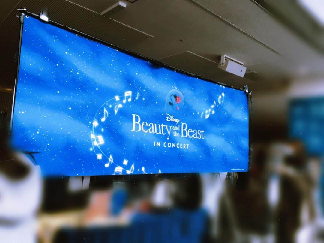 塚田詩織のインスタグラム：「#美女と野獣インコンサート #横浜アリーナ 耳が幸せ。」