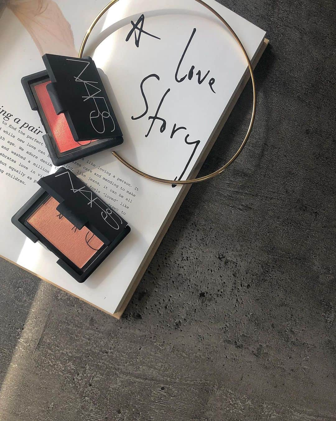 Ayaさんのインスタグラム写真 - (AyaInstagram)「NARS Spring color✨ . BLUSH 4077 4078  LIP 1359 TORRID . メイク直しはほとんどしないけど リップと チークだけは絶対ポーチに入ってる！　#narscosmetics」2月22日 18時00分 - aya_green1010