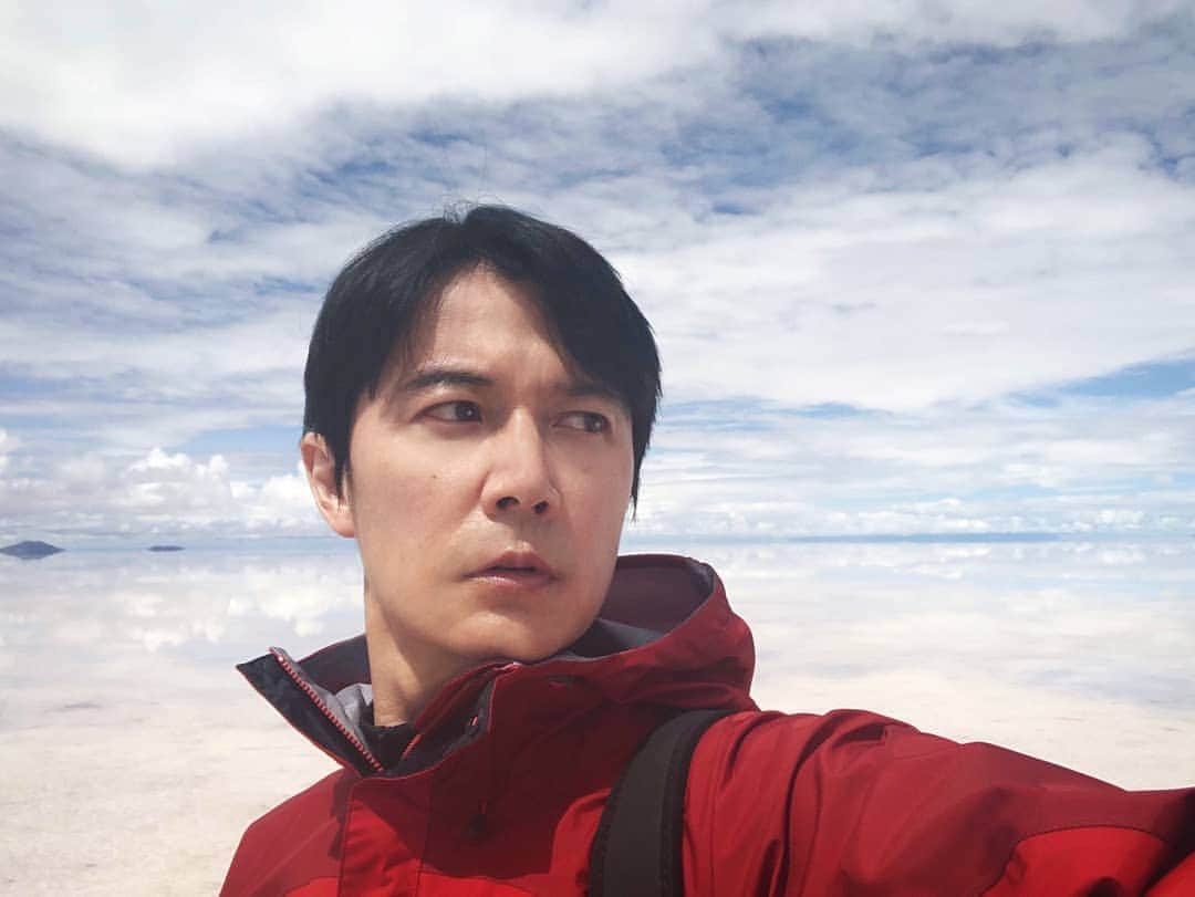 福山雅治さんのインスタグラム写真 - (福山雅治Instagram)「2019年1月28日、標高4000m超、奇跡の絶景ウユニ塩原。放送は今夜21時から。福  #BROS1991 #NHKスペシャル #ホットスポット#最後の楽園#season3 #第2回 #砂漠と氷河のロストワールド #南米 #アンデス山脈」2月22日 18時02分 - masaharu_fukuyama_official