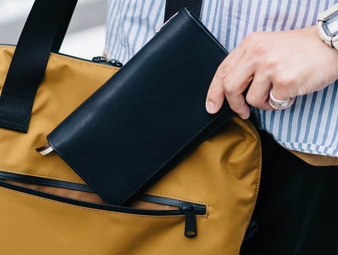 B JIRUSHI YOSHIDAさんのインスタグラム写真 - (B JIRUSHI YOSHIDAInstagram)「【Recommend item】 〈ほぼ日×PORTER×B印 ヨシダ〉 “PASSPORT COVER” weeks手帳カバー ・ 2020年版のweeks専用の「パスポートカバー」は、大小さまざまなポケットにパスポートや航空券、カード類をまとめてしまっておくことができる、牛の一枚革を贅沢に使用した上質なカバーです。 ・ 「ヌメ」は、染色を施していないことで革本来の魅力をもっとも味わえるカバー。 「キャメル」は、落ち着きのある色のカバー。 「ブラック」は、シックなイメージで最初はあまり光沢のないマットな黒のカバー。 3色とも毎日使っているうちに艶が生まれ、色に深みが出てくるエイジングもたのしめます。 ・ シンプルであるからこそ革の風合いが味わい深く、飽きの来ないデザイン。使っていくうちにやわらかく育っていき、持つ人に馴染んでいく手帳カバーです。 ・ 新生活や新学期に向けて手帳カバーの新調はいかがでしょうか。 ・ COLOR:BLACK,CAMEL,NATURAL ¥18,000+TAX ・ This leather cover for the Weeks was designed in collaboration with B JIRUSHI YOSHIDA.  The pockets come in a range of sizes to fit passports, plane tickets, cards, and more. The 2020-edition Passport Cover is created in a very distinctive way, using a single piece of cow leather. This simple look and timeless design is what brings out the qualities of the leather, which softens over time and familiarizes itself with its user’s hands.  #bjirushiyoshida #B印YOSHIDA #代官山 #daikanyama #TOKYO #BEAMS #ビームス #yoshidakaban #吉田カバン #ポーター  #porter #비지루시요시다 #도쿄 #다이칸야마 #빔스 #빔즈 #포터 #데일리룩 #백팩 #B印YOSHIDAlineup #ほぼ日 #ほぼ日手帳 #hobonichi #hobonichiweeks #ほぼ日手帳2020」2月22日 19時38分 - bjirushiyoshida