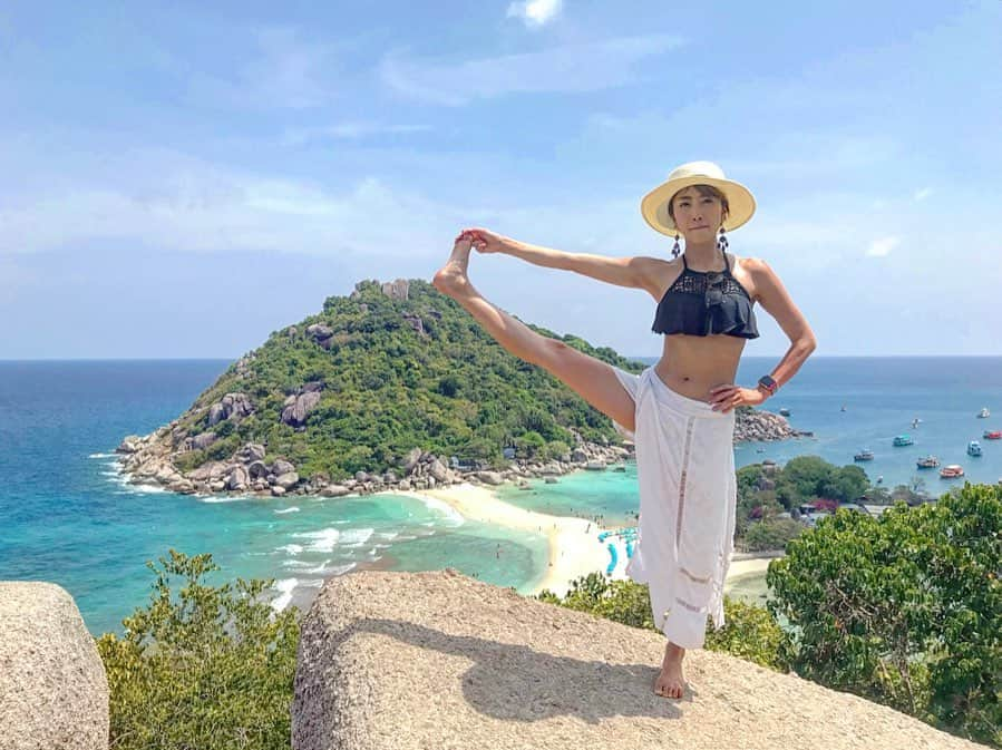 渡辺由布子さんのインスタグラム写真 - (渡辺由布子Instagram)「🏝 ・ ＮＡＮＧ ＹＵＡＮ  5日間の休みで行けちゃう楽園への旅！という高橋歩さんの著書で見つけた、タイの#ナンユアン島 へ🚩  タオ島からスピードボートを20分飛ばして初めて出会えるエメラルドグリーンの絶景✨  #パラパラ漫画風  #アジアベストアイランド  #死ぬまでに行きたい世界の絶景  #離島旅　 #islandhopping  #boattrip #thaitrip ・ ・ 📍 #KohNangYuan #Thailand #🇹🇭」2月22日 19時47分 - watanabe_yuko