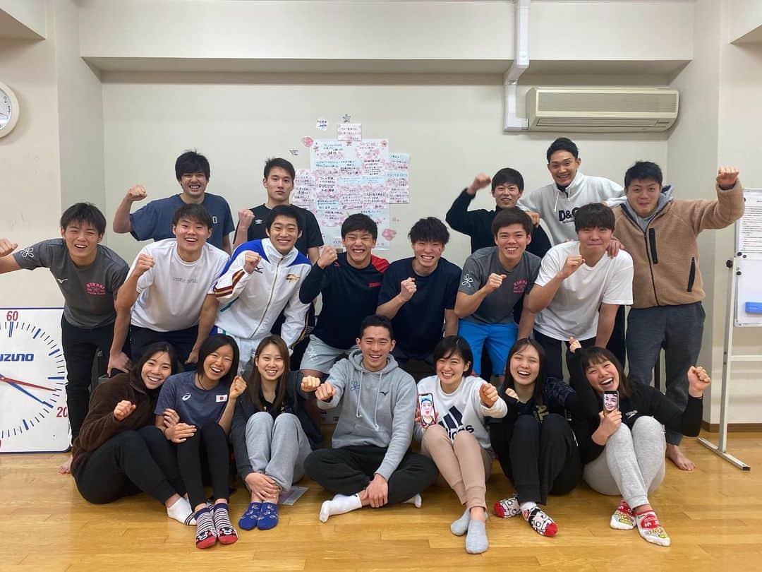 井狩裕貴のインスタグラム：「イトマン東大阪🏊‍♂️ いいチームになってきた😁 あと1ヶ月頑張ろう！！ . #イトマンスイミングスクール #東大阪校 #勝たなおもろない #ROADTO #TOKYO2020 #PARIS2024」