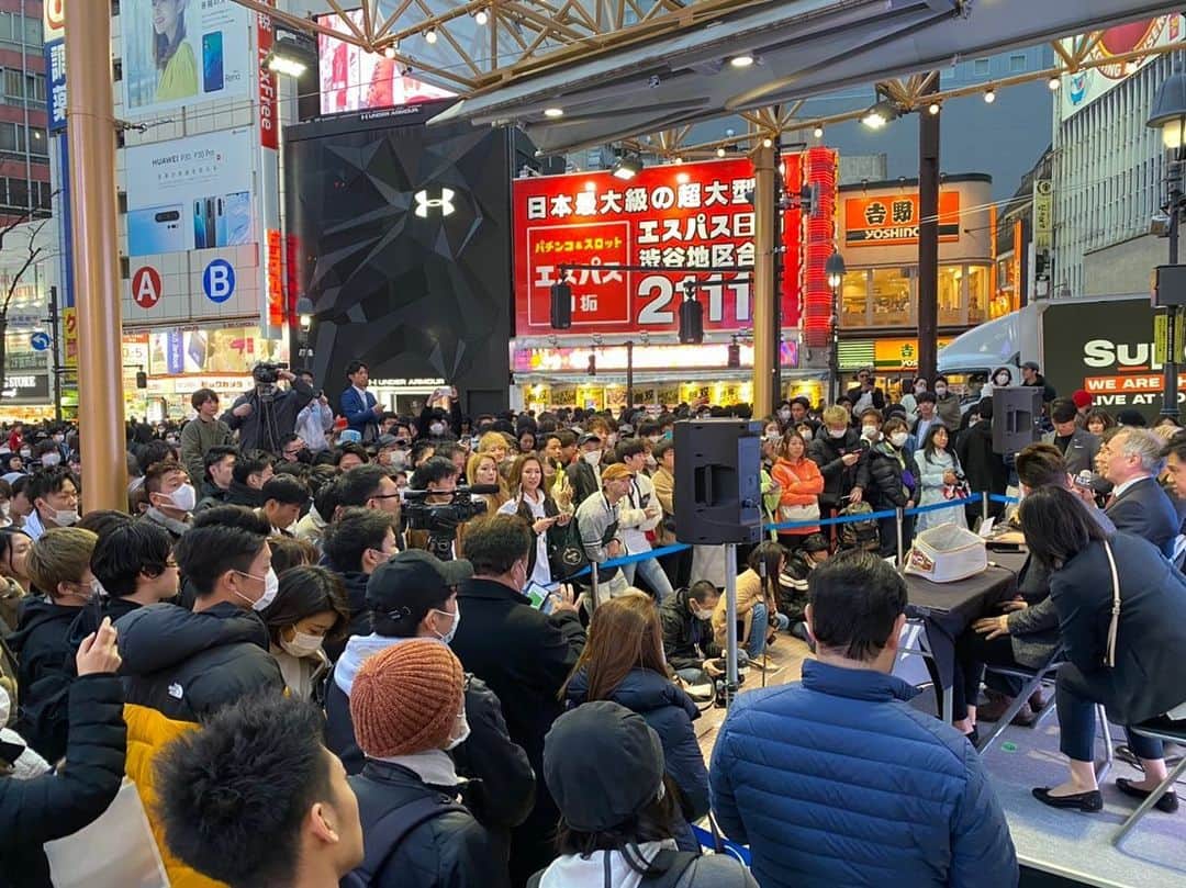 武尊さんのインスタグラム写真 - (武尊Instagram)「今日は渋谷109イベントステージで 公開タイトルマッチ調印式。 気合い入った。3.22必ず勝ってベルト獲る。 たくさんのご来場ありがとうございました！」2月22日 20時07分 - k1takeru
