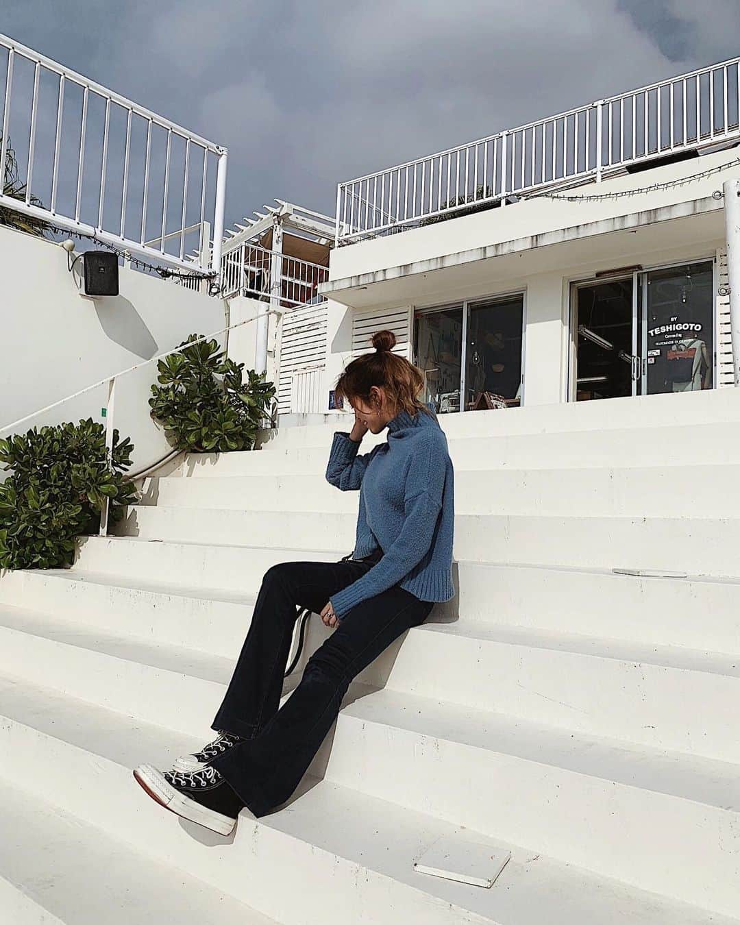 森山菜々のインスタグラム：「3連休、天気が最高でうれし〜〜🌴🤍﻿ ﻿ ついに、フライパンで左手が腱鞘炎、、、🍳﻿ でも負けてられない👱🏼‍♀ 3連休走りきるゾ🦐﻿ ﻿ ひ、左手〜、、😭😭😭🦾﻿ #写真は #沖縄」