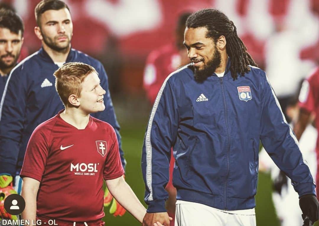 のインスタグラム：「😃😁#Lioninlyon」