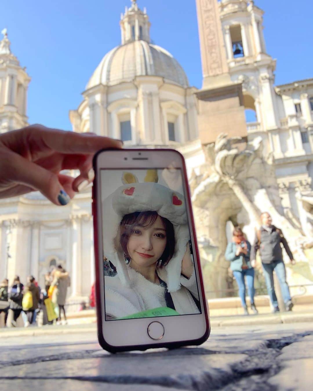 伊藤愛真さんのインスタグラム写真 - (伊藤愛真Instagram)「仕事で卒業旅行いけなかったんだけど 友達がしっかりイタリア連れてってくれてる🥺❤️🇮🇹いい友しかいんな！」2月22日 20時13分 - __emagram