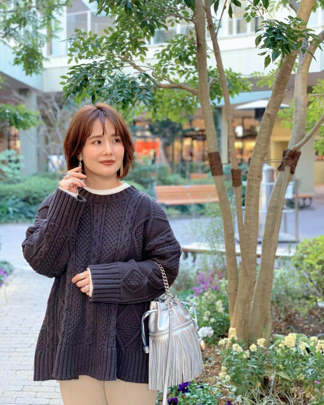 宮崎真梨子さんのインスタグラム写真 - (宮崎真梨子Instagram)「‥ いつかのお洋服♡ ゆったりシルエットが可愛い【神戸レタス(@kobe_lettuce )】のケーブルニット。色味と凹凸感がツボです。 ∵ ∵ #kobelettuce #神戸レタス #いつコ#ママコーデ #ママファッション #大人ファッション #30代コーデ #アラフォーコーデ #大人可愛い #ミヤマリ #vocest #vocemagazine #美容ブロガー #インフルエンサー #超未熟児ママ #ママ #男の子ママ #mamagirl #おしゃれさんと繋がりたい #男の子ママと繋がりたい　 #ニット (C4366) #ケーブルニット #神戸レタス購入品」2月22日 21時26分 - miyamari92